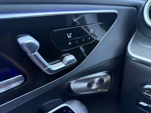 Used 2024 Mercedes-Benz GLC 300 4MATIC image 27