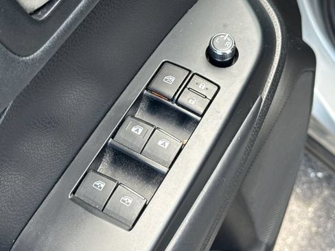 Used 2019 Toyota Highlander SE AWD/4WD image 21