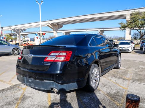 Used 2018 Ford Taurus Limited image 8