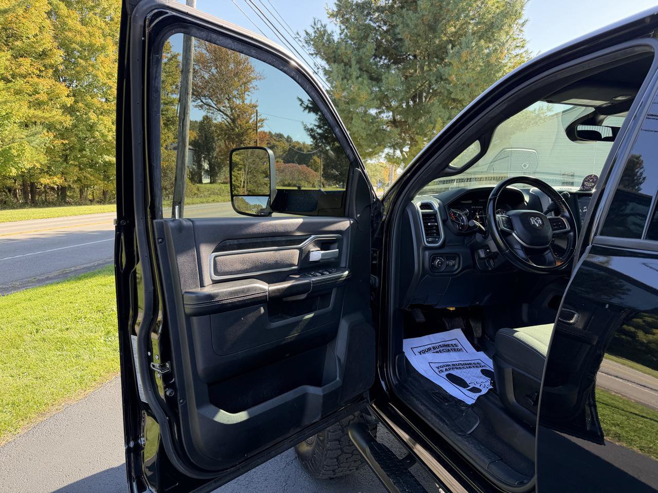 Used 2020 RAM 2500 Big Horn w/ Night Edition AWD/4WD image 23