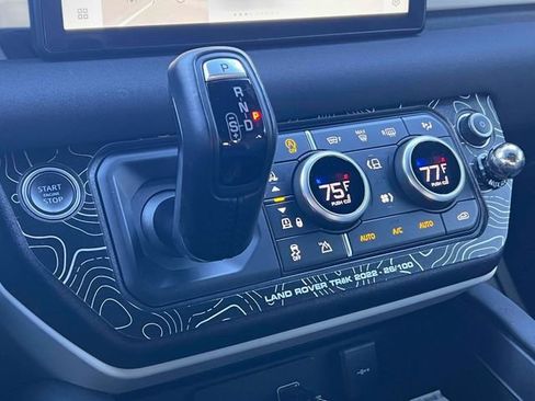 Used 2023 Land Rover Defender 110 S image 28