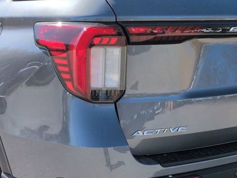 New 2026 Ford Explorer Active w/ Active Comfort Package image 12