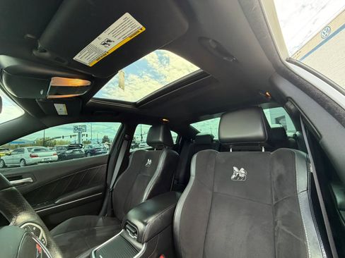 Used 2015 Dodge Charger R/T Scat Pack w/ Technology Group RWD image 29