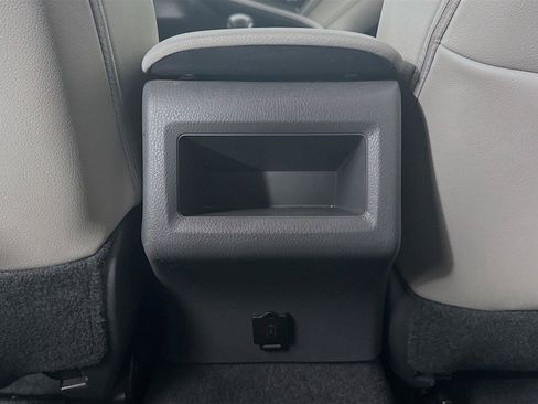 Used 2020 Toyota Camry SE FWD image 50