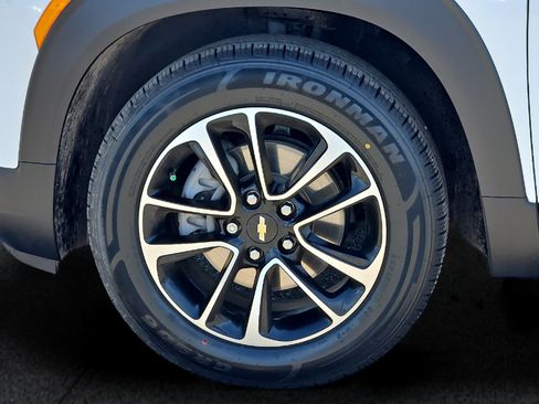 Used 2025 Chevrolet TrailBlazer LT FWD image 20