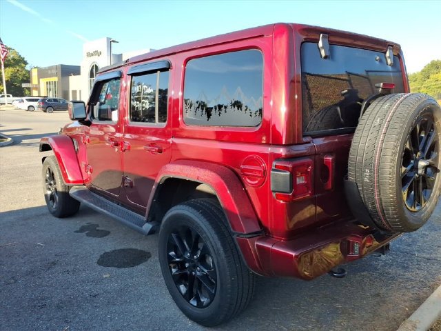 Used 2021 Jeep Wrangler Unlimited Sahara AWD/4WD image 6