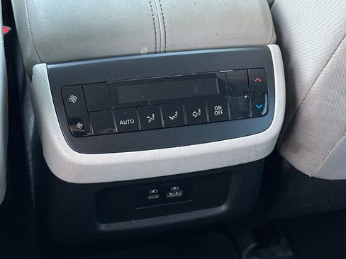 Used 2022 Nissan Pathfinder SV w/ SV Black Package FWD image 15