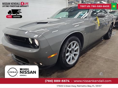 Used 2023 Dodge Challenger SXT w/ Blacktop Package image 1