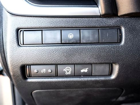 Used 2024 Nissan Rogue SV image 16