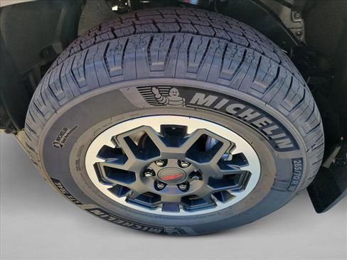 Used 2025 Toyota 4Runner TRD Off-Road image 9