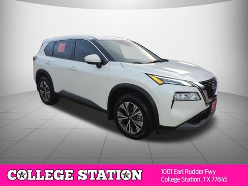 Certified 2023 Nissan Rogue SV FWD image 3