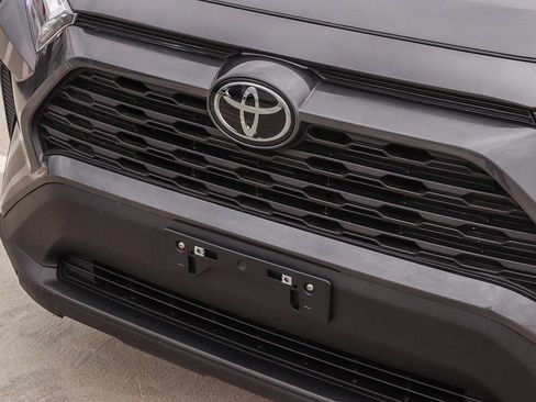 Used 2025 Toyota RAV4 XLE AWD/4WD image 8