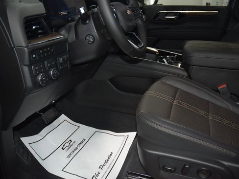 New 2026 Chevrolet Suburban High Country image 39