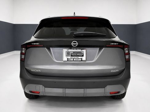 Used 2025 Nissan Kicks SV w/ SV Premium Package AWD/4WD image 9