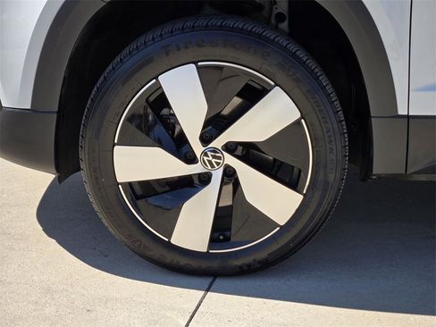 Used 2024 Volkswagen Taos S image 17