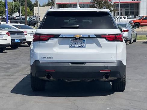 Used 2023 Chevrolet Traverse LT w/ LT Premium Package FWD image 5