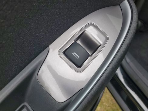 Used 2023 Chevrolet Malibu LT FWD image 18