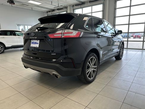 Used 2024 Ford Edge Titanium w/ Equipment Group 301A image 5