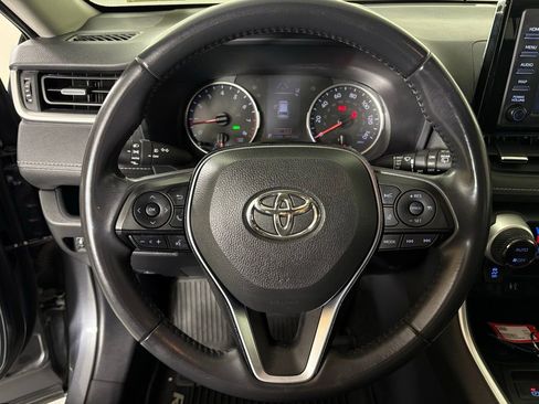 Used 2019 Toyota RAV4 XLE Premium image 20