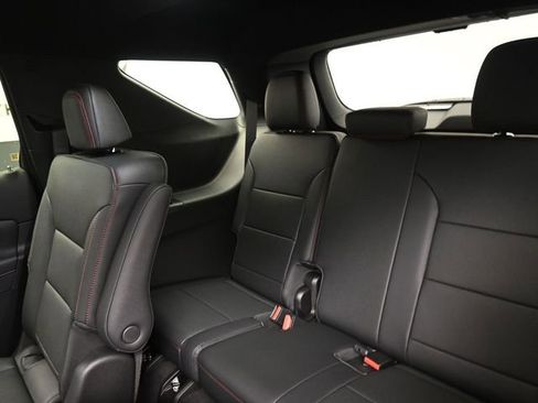 New 2026 Chevrolet Traverse Z71 w/ Enhanced Driving Package AWD/4WD image 9