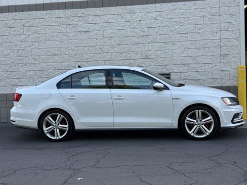 Used 2017 Volkswagen Jetta GLI FWD image 16