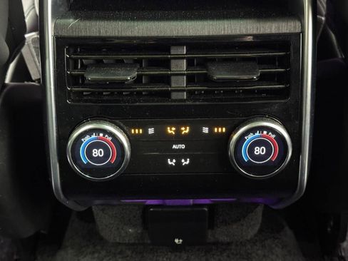 Used 2023 Land Rover Range Rover SE image 11