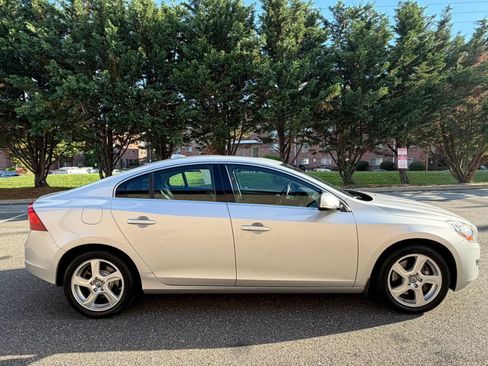 Used 2012 Volvo S60 T5 w/ Climate Pkg FWD image 7