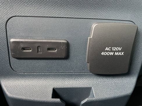 New 2025 Ford Maverick XLT w/ XLT Luxury Package image 21