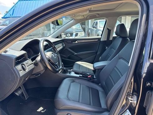 Used 2020 Volkswagen Passat 2.0T R-Line FWD image 10