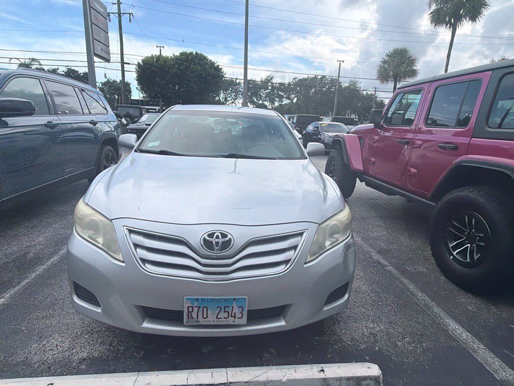 Used 2011 Toyota Camry LE FWD image 2