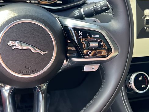 Certified 2025 Jaguar F-PACE R-Dynamic S image 29