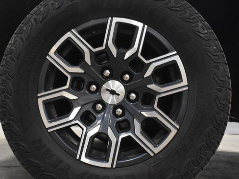Used 2023 Chevrolet Colorado Z71 w/ Z71 Convenience Package 2 AWD/4WD image 31