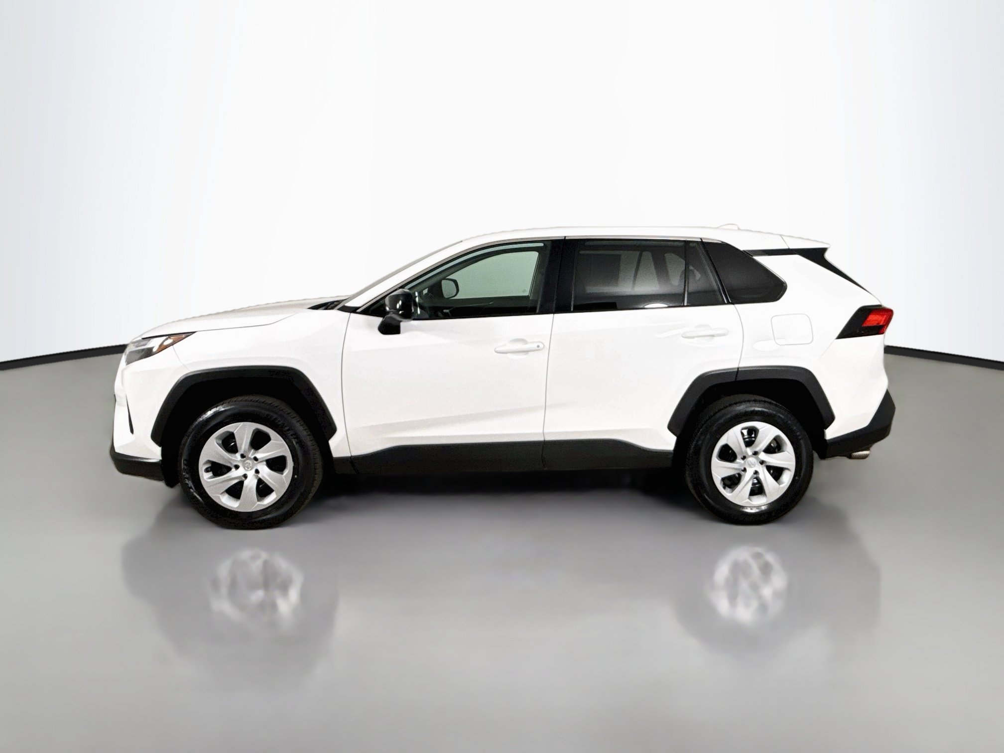 Certified 2025 Toyota RAV4 LE AWD/4WD image 4