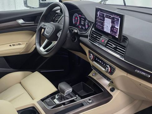 Certified 2025 Audi Q5 2.0T Premium Plus image 29