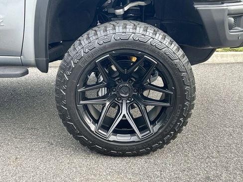 Used 2024 GMC Sierra 1500 AT4X AWD/4WD image 13