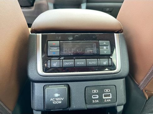 Used 2025 Subaru Ascent Touring AWD/4WD image 27