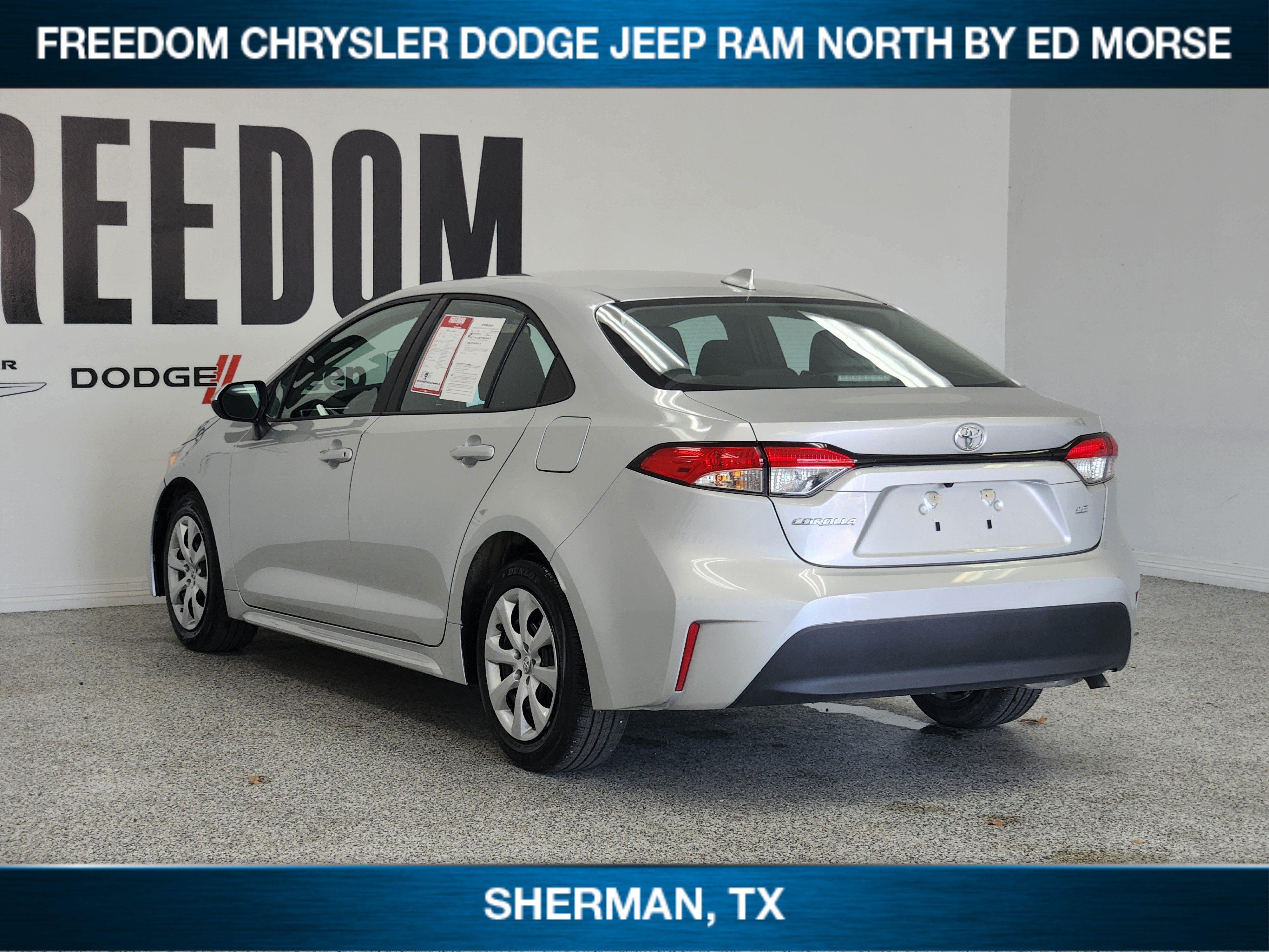 Used 2025 Toyota Corolla LE FWD image 3