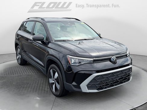 Used 2025 Volkswagen Taos S image 1