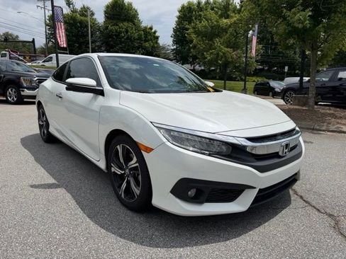 Used 2017 Honda Civic Touring image 7