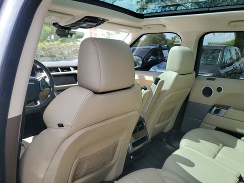 Used 2017 Land Rover Range Rover Sport SE image 15