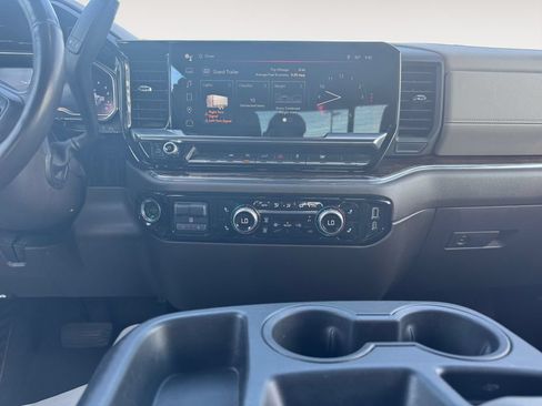Used 2024 GMC Sierra 1500 SLE w/ Preferred Package AWD/4WD image 11