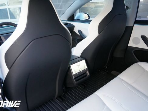 Used 2024 Tesla Model 3 Performance image 31