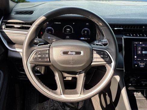 Used 2023 Jeep Grand Cherokee L Laredo AWD/4WD image 17