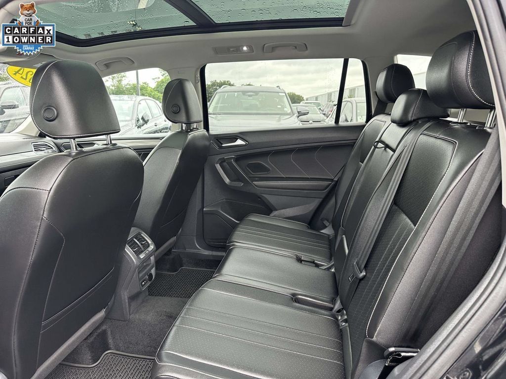 Used 2024 Volkswagen Tiguan SE AWD/4WD image 10