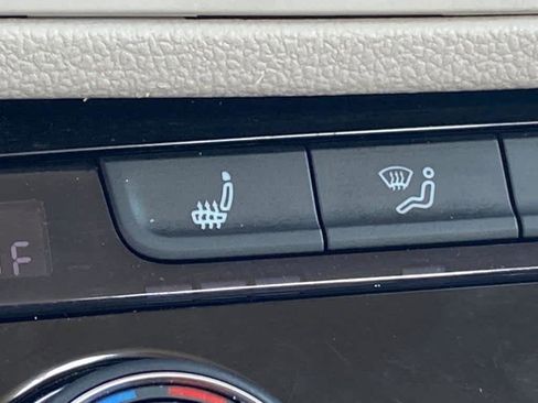 Used 2024 Volkswagen Jetta SE image 17