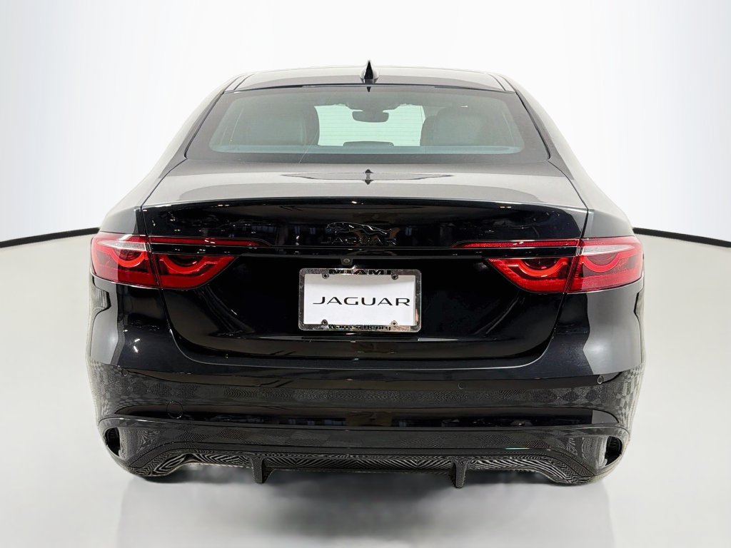 Used 2024 Jaguar XF R-Dynamic SE AWD/4WD image 6