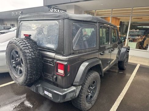 Used 2022 Jeep Wrangler Unlimited Sport image 6