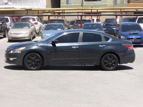 Used 2014 Nissan Altima 2.5 S image 3