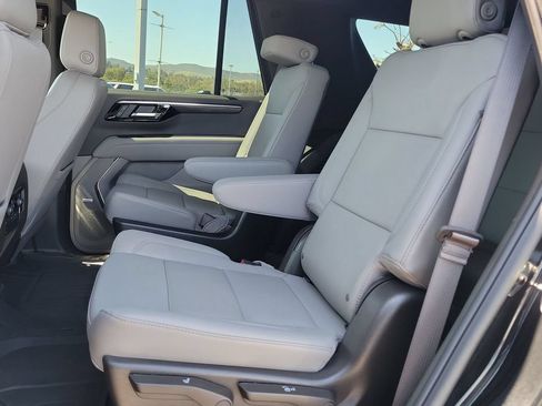 Used 2025 Chevrolet Tahoe Z71 AWD/4WD image 25
