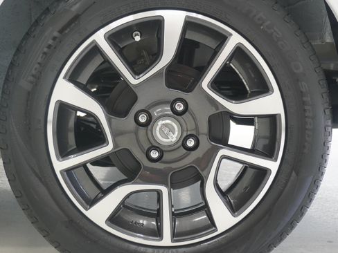 Used 2015 Nissan Versa FWD image 22
